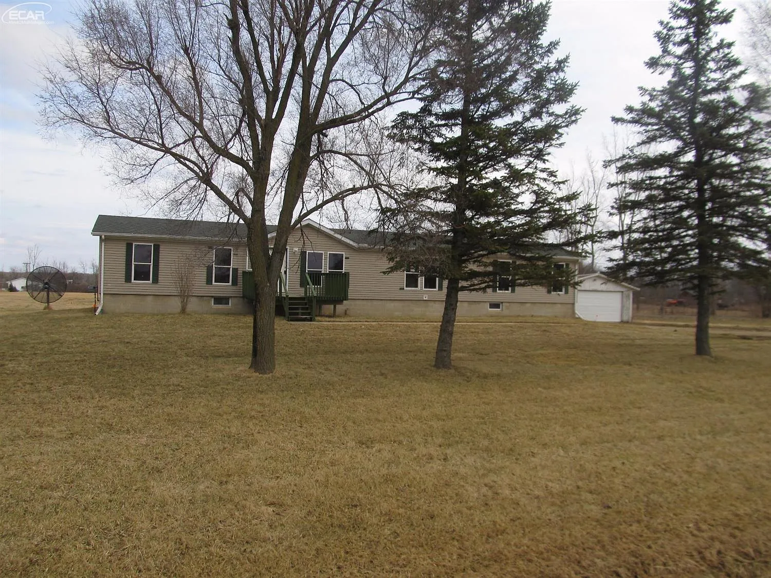 5664 N Lake Rd photo 1
