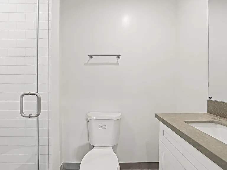 Full-Size Bathroom