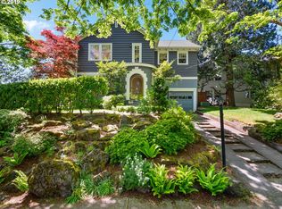 121 NE Laurelhurst Pl, Portland, OR
