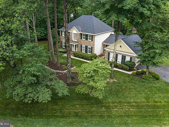 3rd image of 9721 S Park Cir