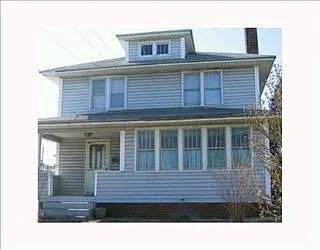 1444 Hampshire Dr photo 1