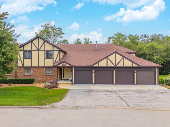 105 Carol Ct #C-1, Pontiac, IL 61764