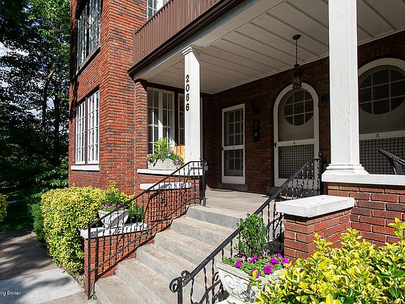 4th image of 2066 Eastern Pkwy #4