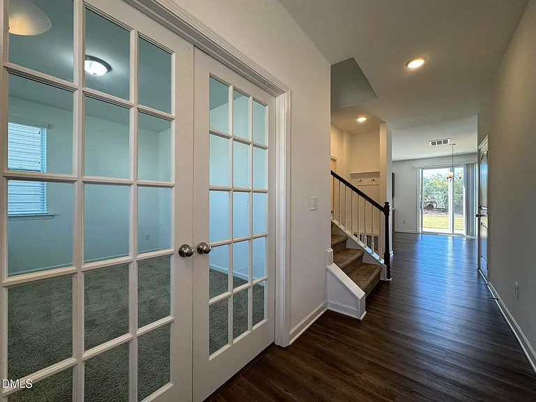 913 Briar Gate Dr — Photo 6