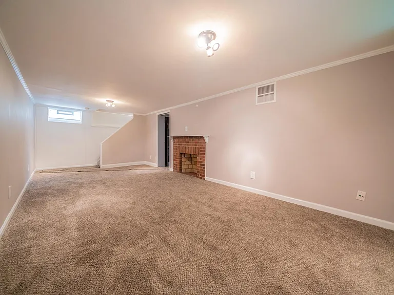 1200 Brentwood Rd — Photo 31