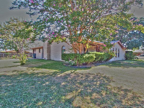 2nd image of 1521 Daude Ave