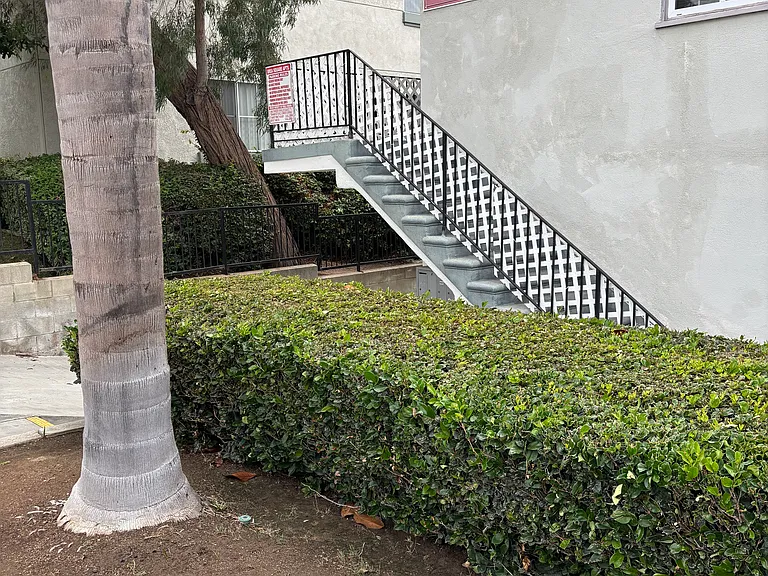 221 E Ash St — Photo 10