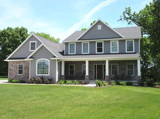 1916 E Leopard Dr, Dixon, IL 61021