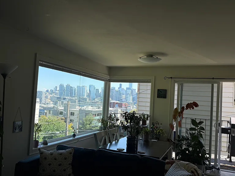 1415 Taylor Ave N — Photo 1