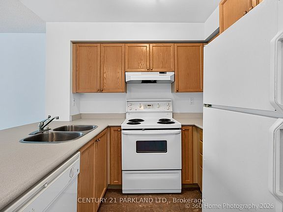 4th image of 109 Front St E #609