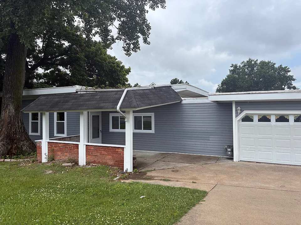 3117 Parkwood Ln