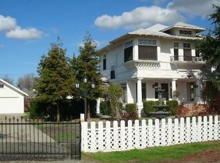 1390 Crestview Dr, Hollister, CA