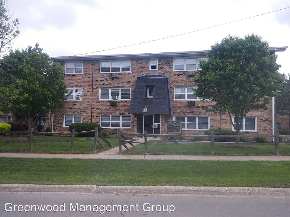 1st image of 1110 Parkwood Dr APT 304