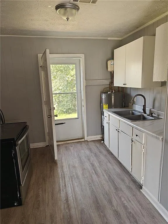 2 bed, 1.0 bath, 1404 sqft, $750 — Photo 3