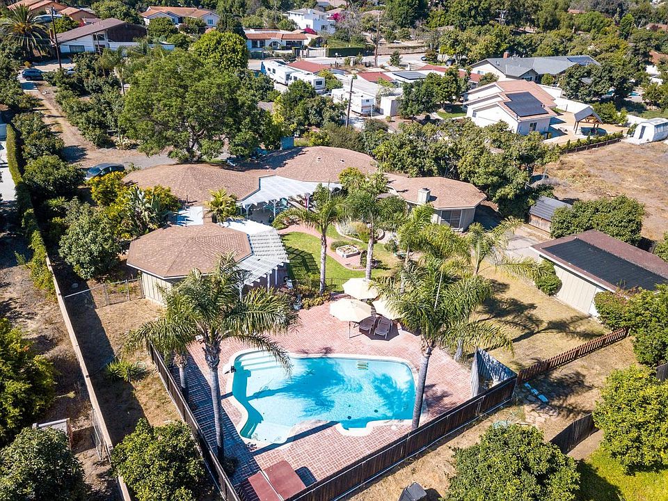 1st image of 255 Camarillo Dr