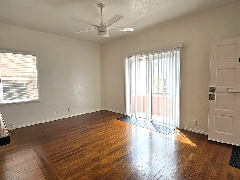 712 Santa Rita Pl #D — Photo 3