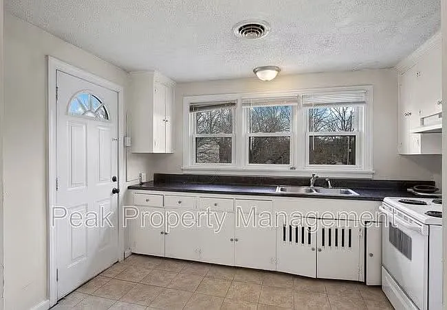 4913 Chamberlayne Ave #1 — Photo 6