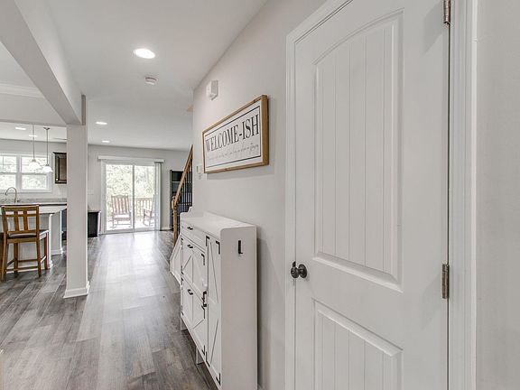 5th image of 1466 Green Valley Way