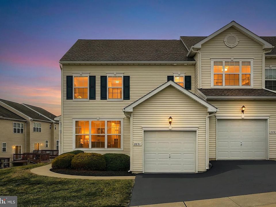 1st image of 2231 Live Oak Ln #2231