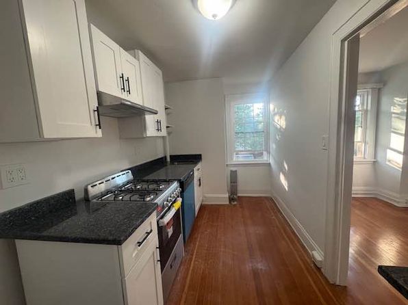 21-35 28th St #3