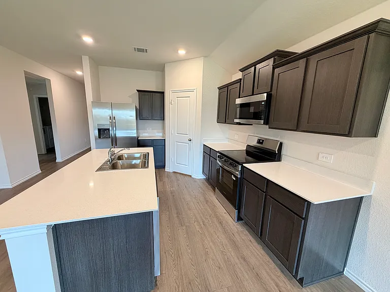 3334 Catamount Dr — Photo 8