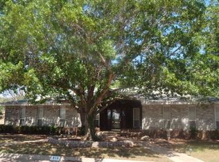 810 Live Oak St, Ballinger, TX 76821