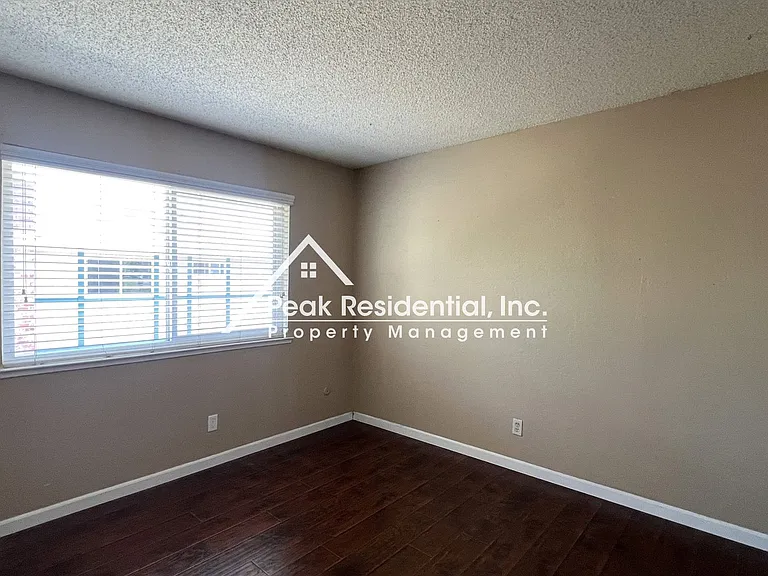 5555 Keoncrest Cir — Photo 10