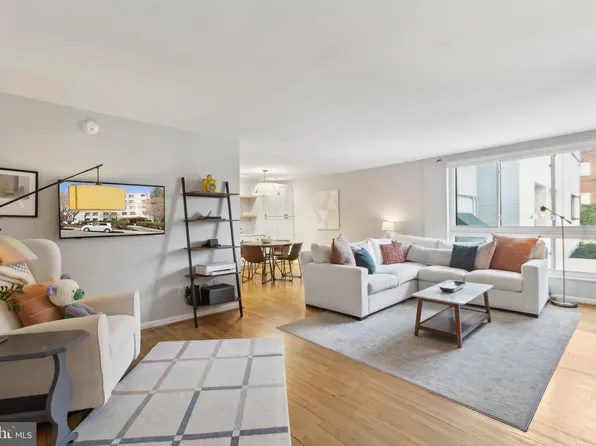 2016 N Adams St APT 312, Arlington, VA 22201