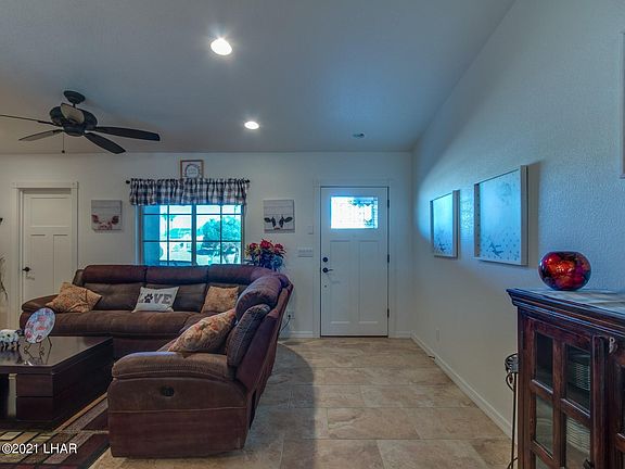 4th image of 2360 Cosnina Dr