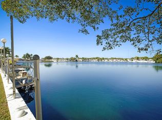 102 Lake Shore Dr, Hallandale, FL 33009