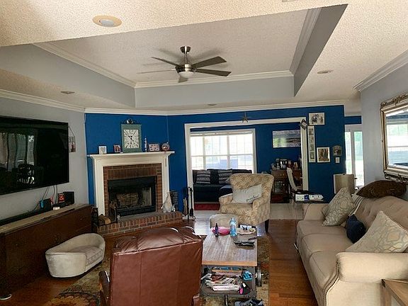 2nd image of 3806 Winchester Pl