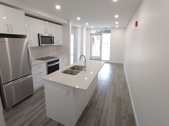 4th image of 11503 76th Ave NW #103