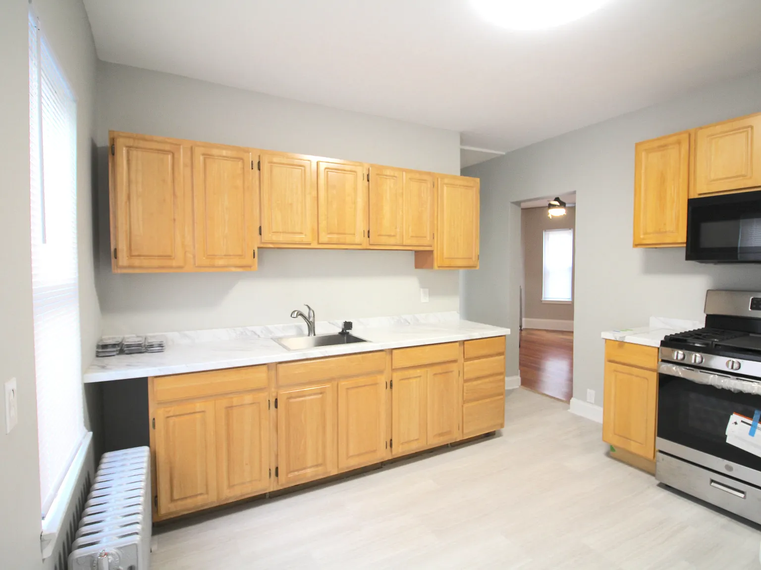 2 bed, 1000 sqft, $2,900 — Photo 2