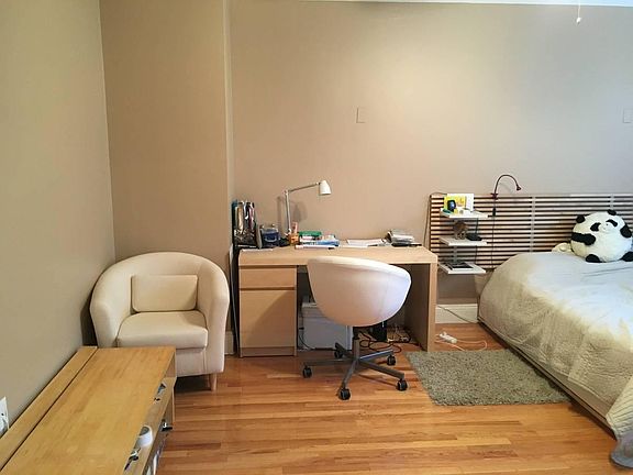3rd image of 141 Englewood Ave APT 3