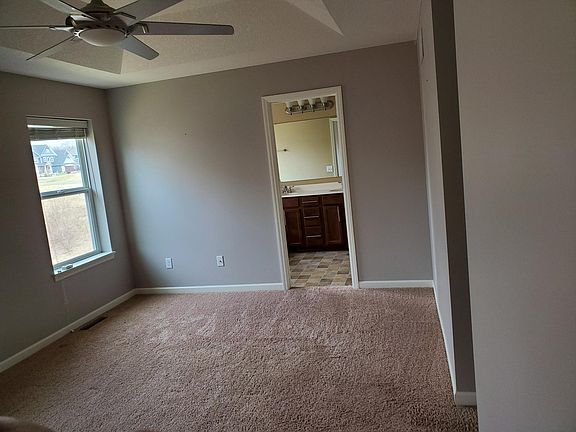 3rd image of 14322 Parkside Ct NW