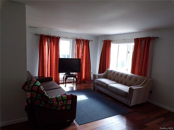 4th image of 9 Harmony Dr