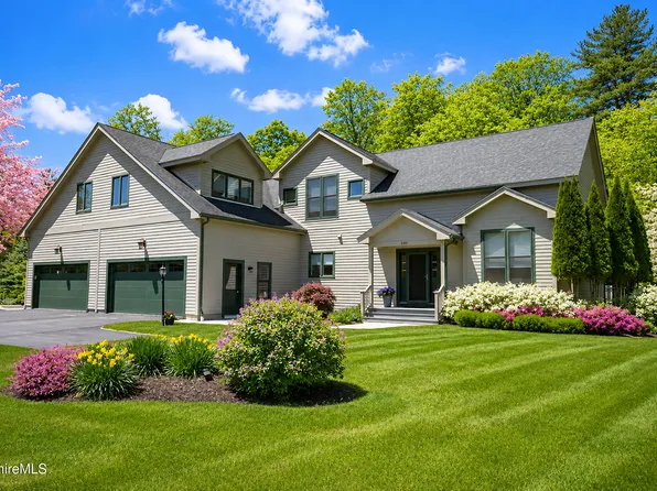 650 Mallard Ln, Lee, MA 01238