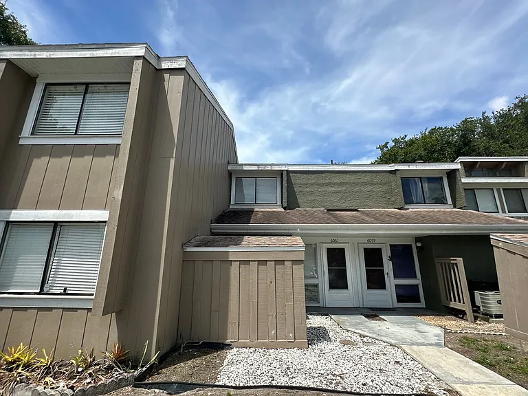 6061 Windhover Dr #10-D10 — Photo 2