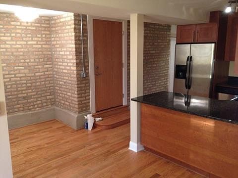 3rd image of 1549 W Sherwin Ave APT 105