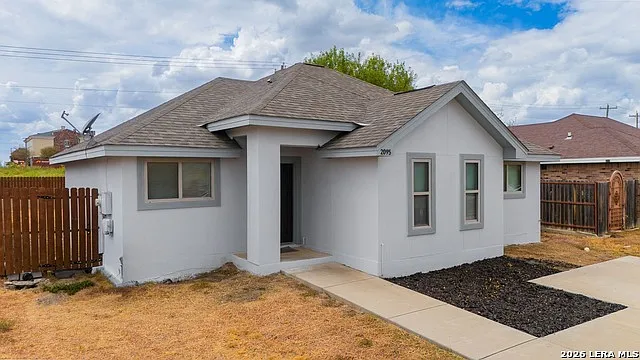 3 bed, 2.0 bath, 1172 sqft, $1,710 — Photo 3