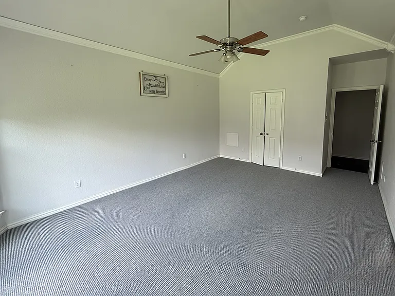 2489 Yuma Dr — Photo 10