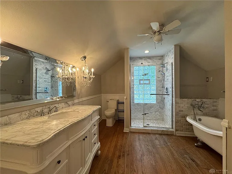 1260 Delaine Ave — Photo 16