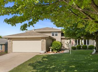 1925 William Dr, Crest Hill, IL 60403