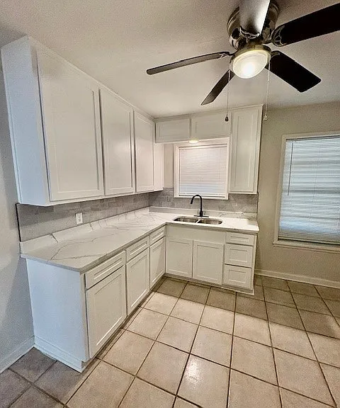 1045 Dolphin Pl — Photo 2