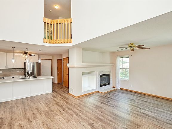 5th image of 9365 Greenspire Dr Unit 18
