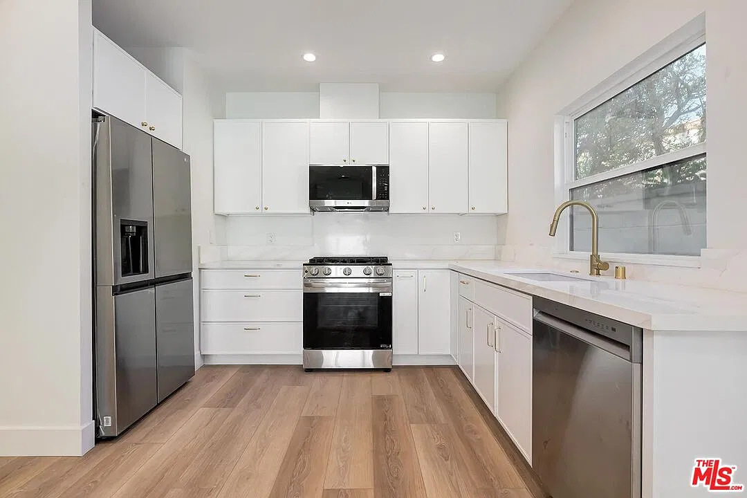 3 bed, 2.0 bath, 1200 sqft, $5,300 — Photo 4