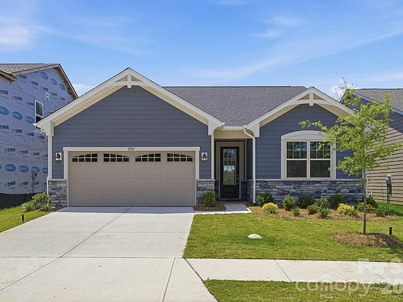 3rd image of 2707 Westmont Dr