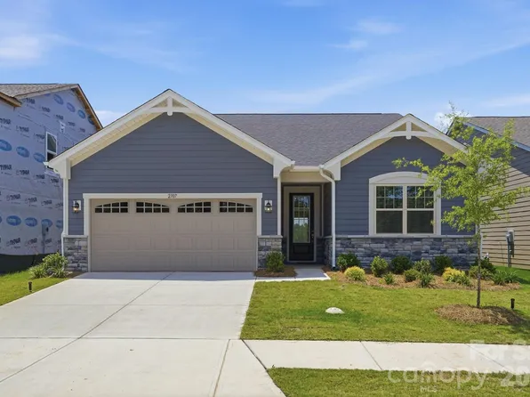 2707 Westmont Dr, Gastonia, NC 28052