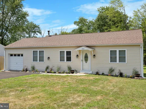 1800 N Line St, Lansdale, PA 19446