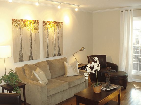 Spacious, bright living room